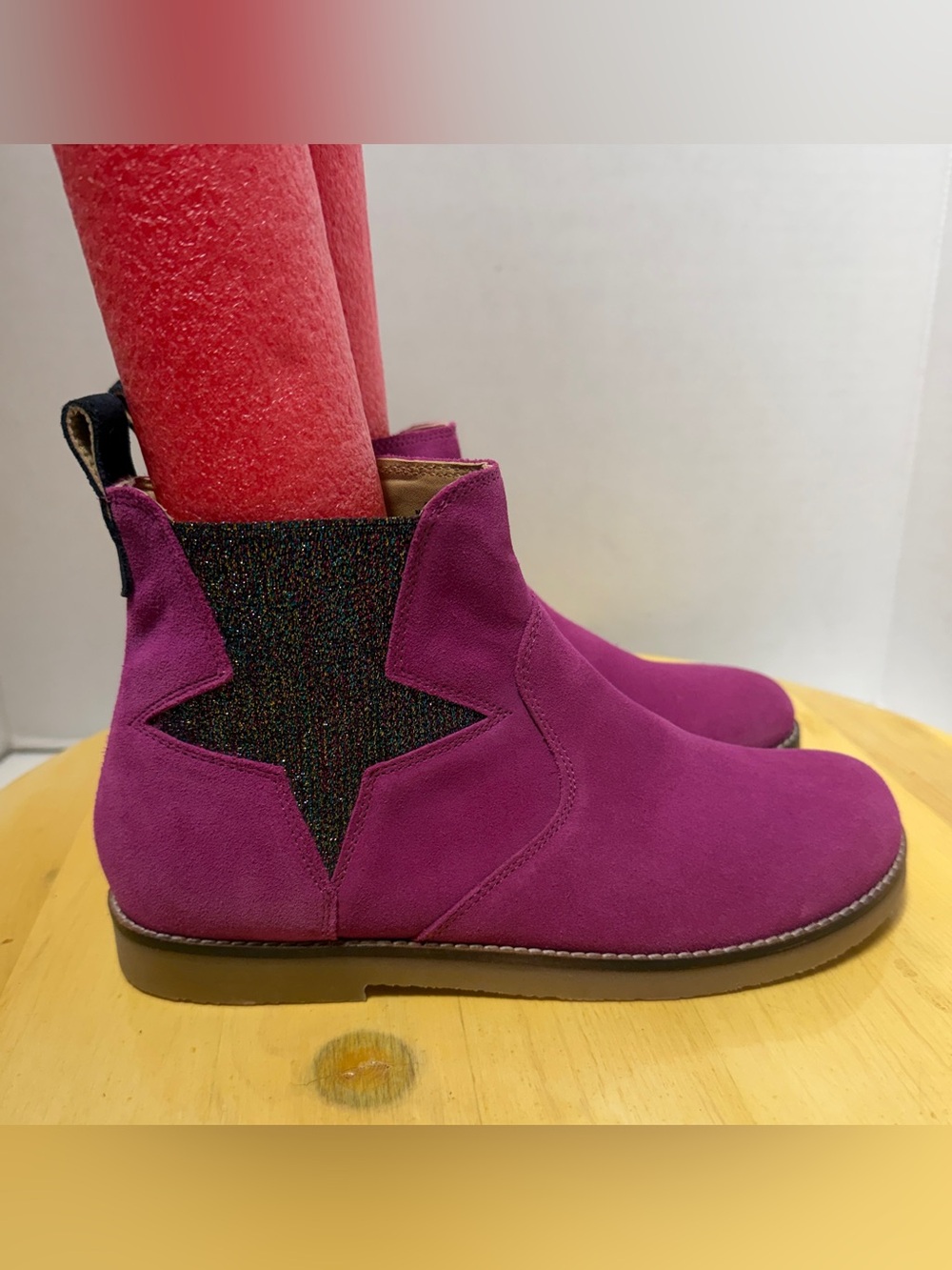 Mini Boden Girls Pink Suede Chelsea Ankle Boots Sparkle Glitter Star Size 35 - Picture 2 of 12